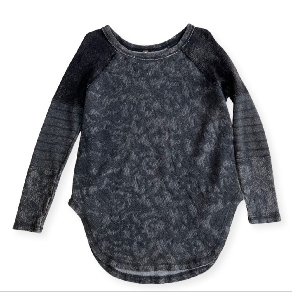 Free People Long sleeve gray sweatshirt Size S